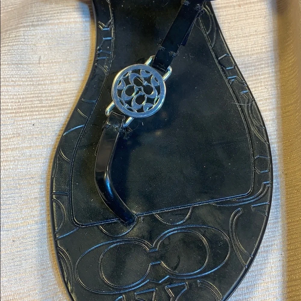 Coach worn once authentic thong sandal iconic logo